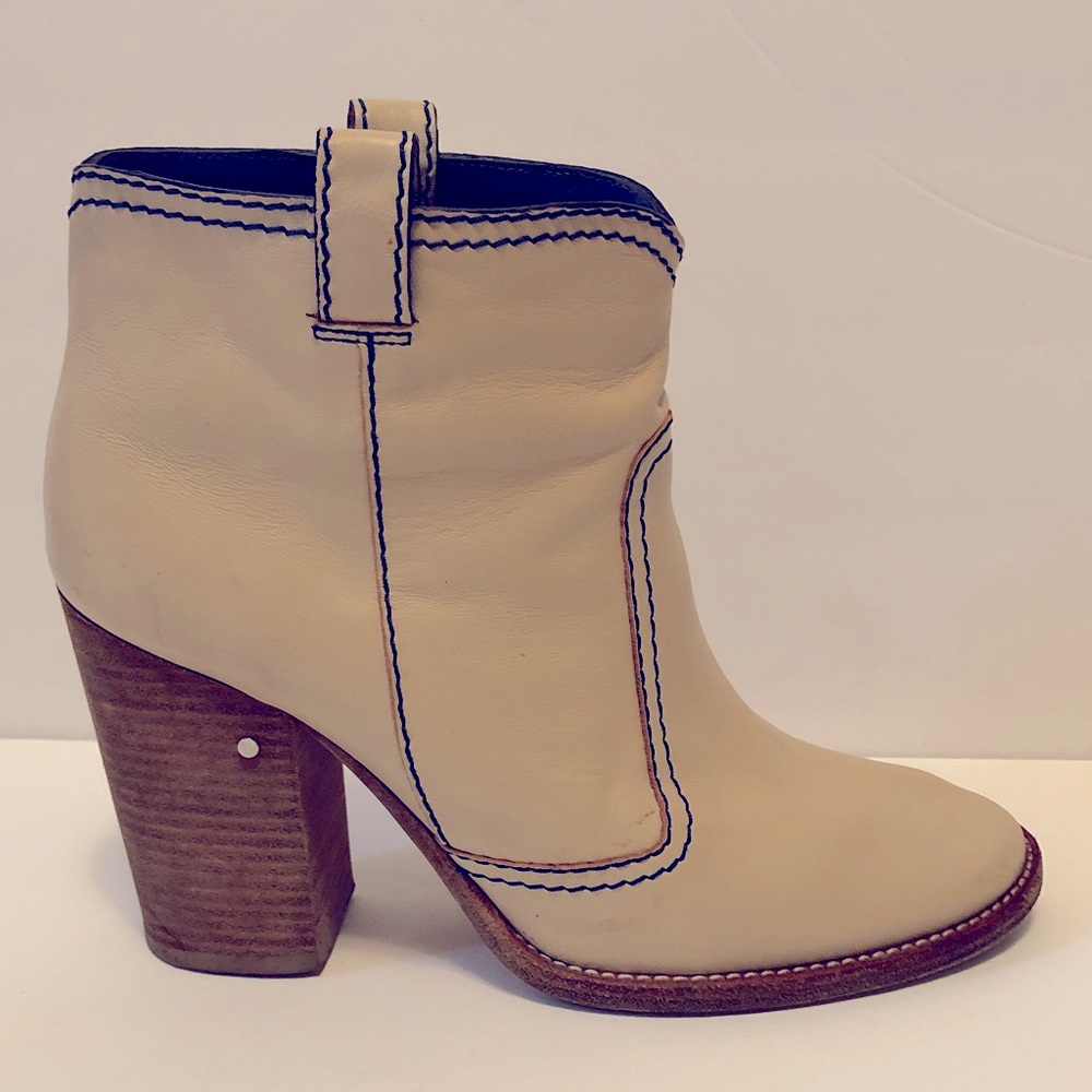 Laurence Dacade Beige Leather with Navy Piping Ankle Boots Size 8
